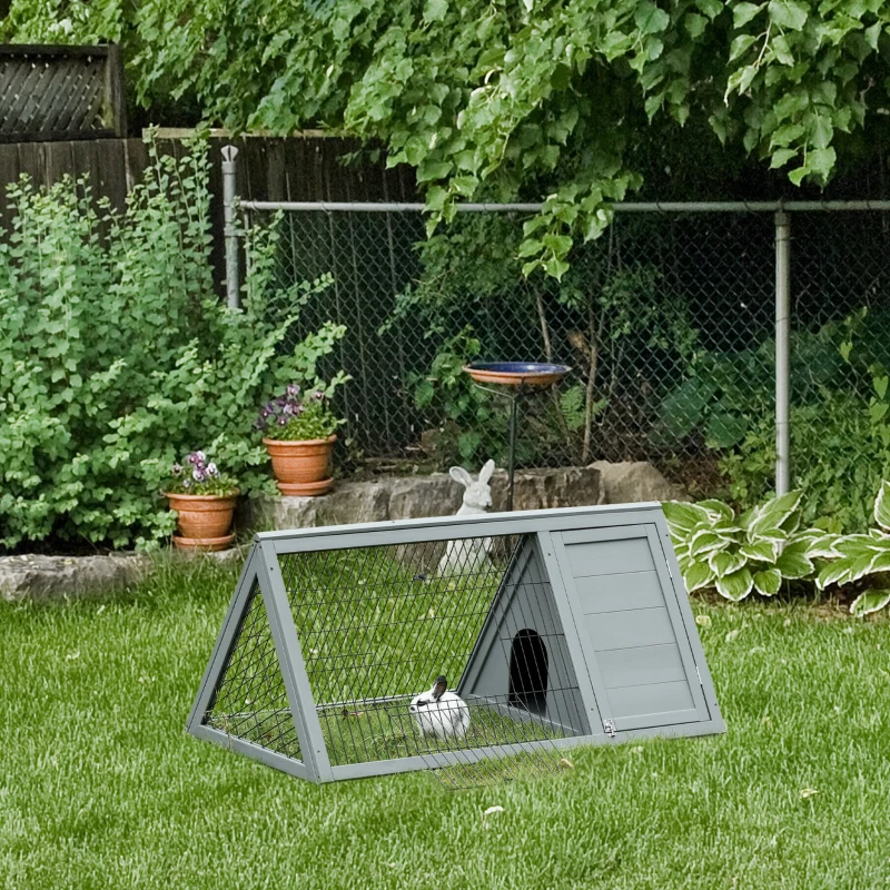 PawHut Clapier triunghiular dublu pentru iepuri cu țarc exterior și căsuță, lemn brad, gri — 116 x 62,2 x 52,5 cm
