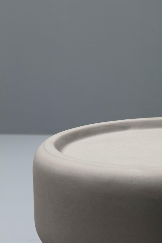 E-STYLO Tavolino moderno e versatile, ideale per completare l’arredamento di soggiorni, salotti, camere da letto e uffici,  Ø.42cm X  Ø.42cm H. 52cm