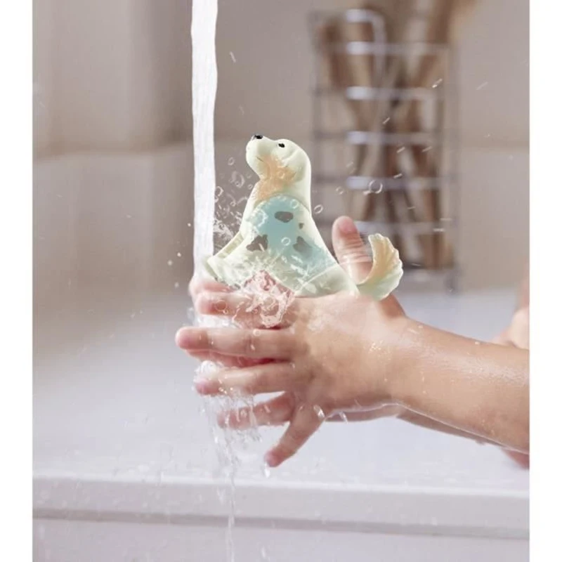 PLAYMOBIL Color 71514 Salon de toilettage, Crayons Crayola pour dessiner sur les personnages, 61 pieces, Des 5 ans