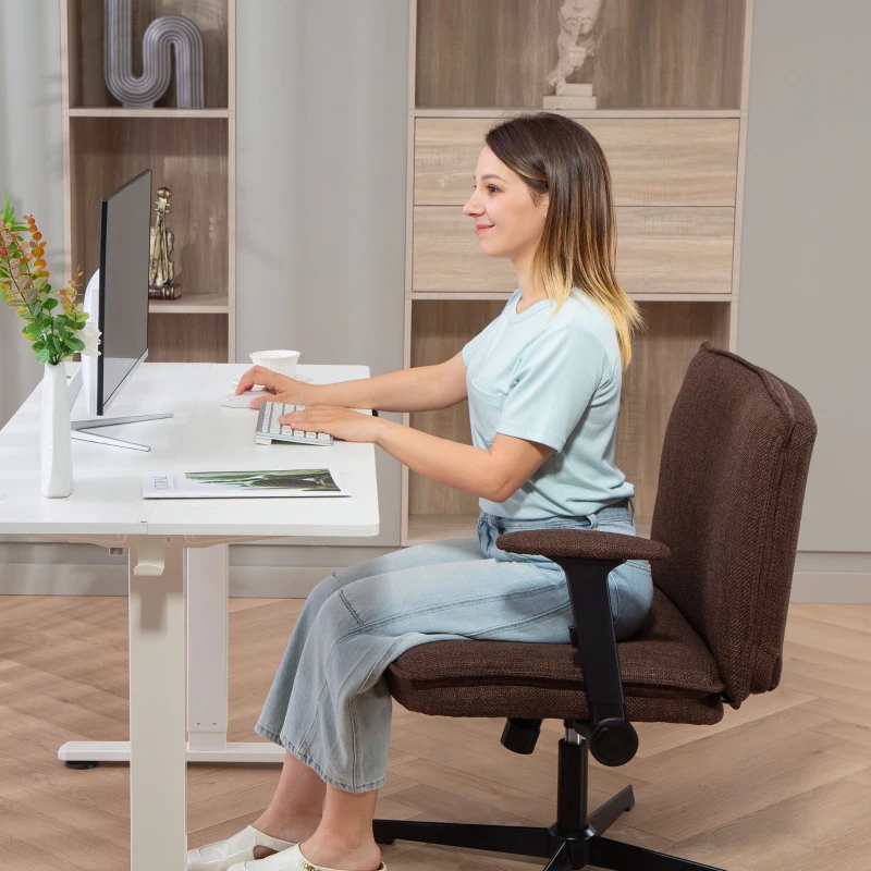 HOMCOM Silla de Oficina Piernas Cruzadas con Reposabrazos Abatible Asiento Ancho sin Ruedas Altura Ajustable Giratoria Marrón