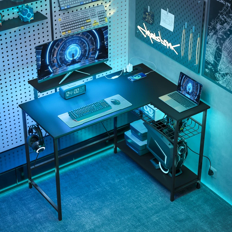 HOMCOM Eck-Gaming-Schreibtisch mit LED, Steckdosen, Monitorhalterung und Regal, Schwarz