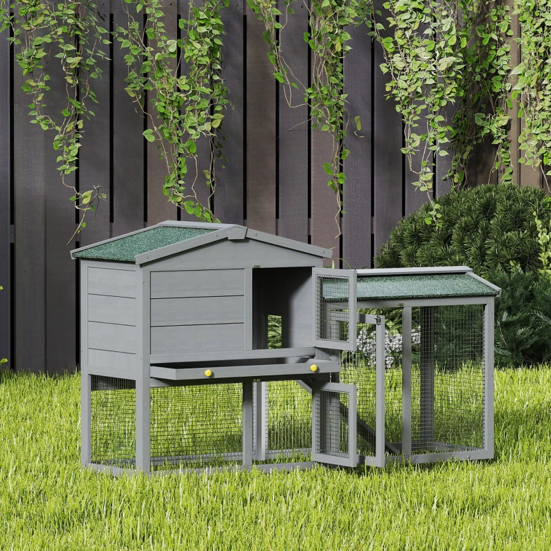 PawHut Conigliera in Legno a 2 Livelli con Tetto in Asfalto Vassoio Estraibile e Scala per Esterni 150x45x85 cm Grigio