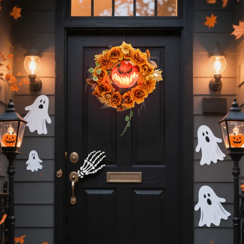 Dekoracja Outsunny na Halloween – Wiszący Wieniec z Dynią z 44 LED-ami o Efekcie Płomienia, Dekoracja Drzwi Wejściowych z Upiorczą Twarzą Dyni i Kwiatami, Dekoracja Ogrodowa na Imprezę