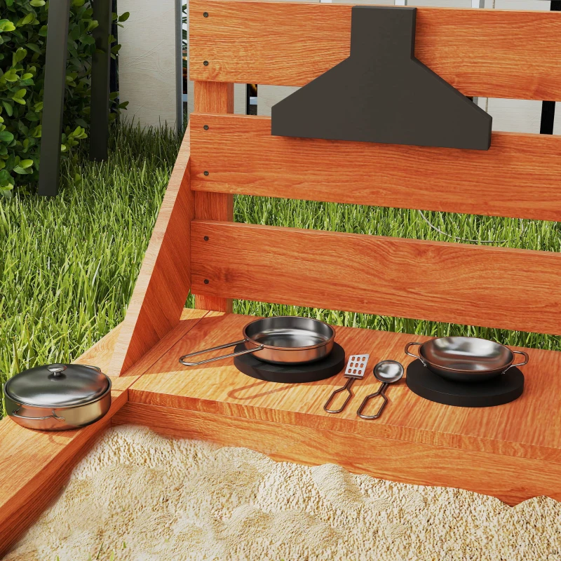 Drewniany piaskownica w kształcie statku z pokrywą i zestawem kuchennym