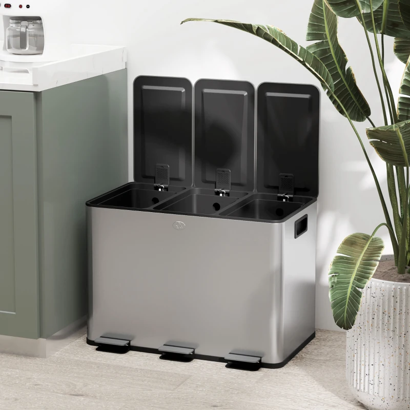 HOMCOM Coș de Gunoi cu 3 Compartimente de 20L, Cu Pedală, Capace cu Închidere Silențioasă, Oțel Inoxidabil și PP, 61,9x36,6x56,7 cm, Argintiu