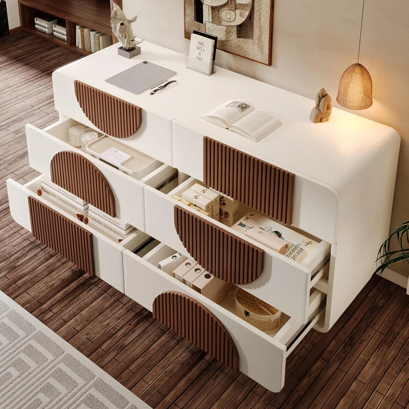 Cómoda con 6 cajones, con listones de madera color chocolate y patas esféricas de madera maciza blancas, 121x41x71 cm, Blanco