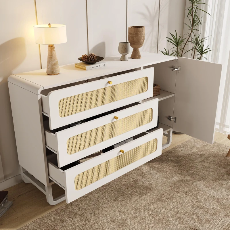 Cassettiera 3 cassetti in rattan dallo stile country con maniglie dorate e 1 anta, 120x40x85 cm, Bianco