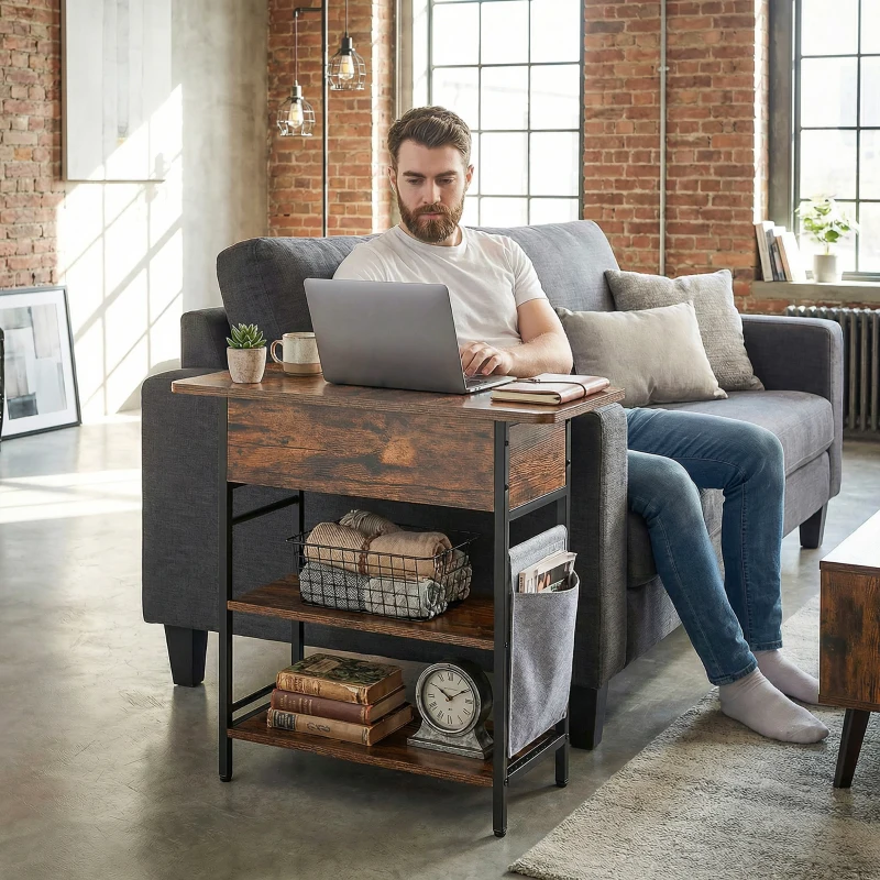 HOMCOM Table d'appoint bout de canapé avec station de charge et sac de rangement, 60 x 29,8 x 58,5 cm, brun rustique