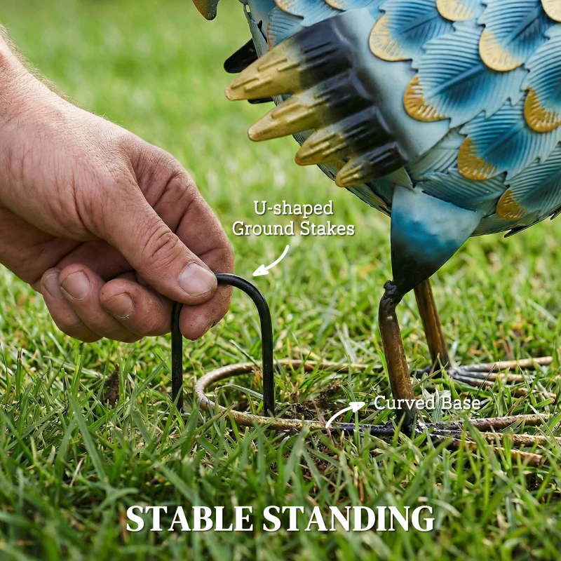 Outsunny Figura koguta do ogrodu, metalowa dekoracja, 41 cm, stojąca rzeźba z kotwami gruntowymi, wielokolorowa