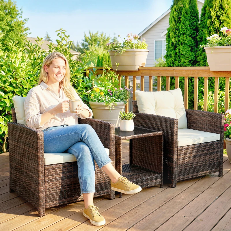 Outsunny Conjunto Bistrô Exterior 3 Peças em Rattan com Mesa a 2 Níveis, Almofadas para Varanda e Terraço, Castanho e Creme