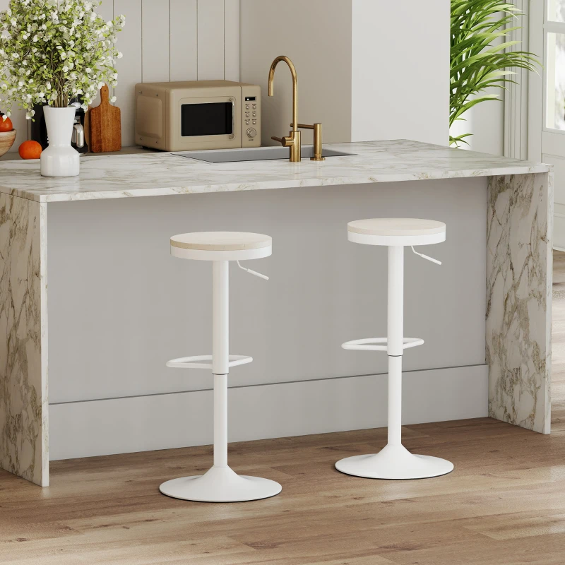 HOMCOM Lot de 2 tabourets de bar, chaises de bar pivotantes avec assise en hévéa, hauteur réglable et repose-pieds, blanc