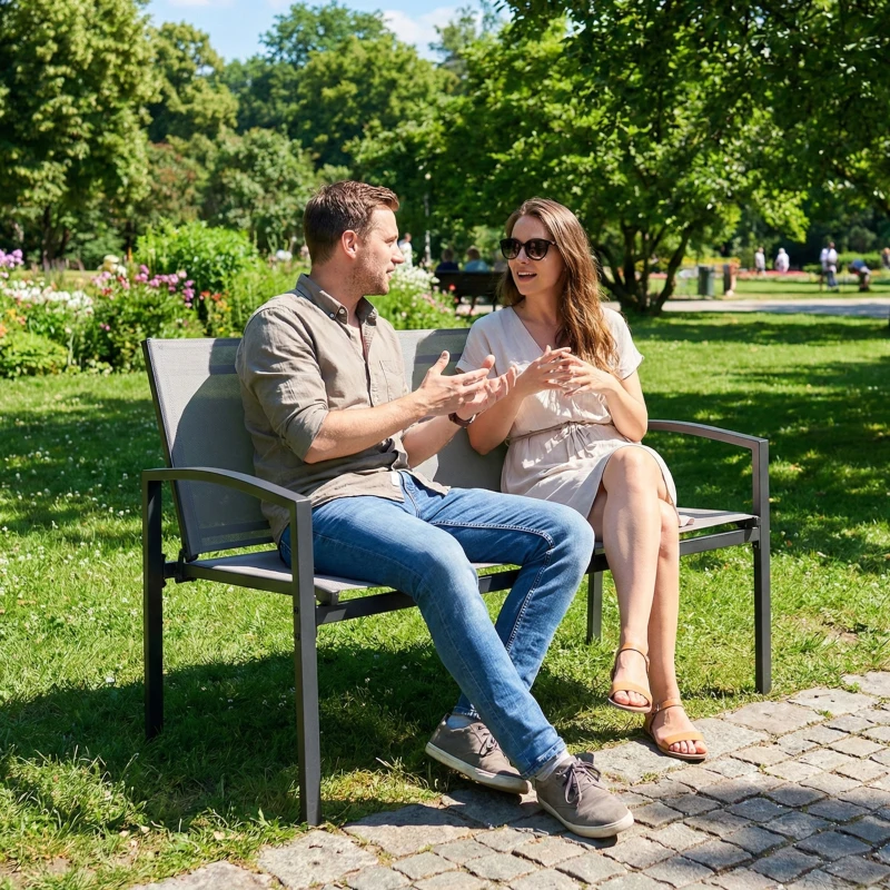 Outsunny Banco de jardín 2 plazas resistente a la intemperie metal banco exterior con asiento transpirable reposabrazos curvados 112 x 66 x 80 cm Gris