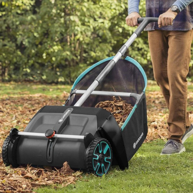 Ramasse-feuilles GARDENA - 3565-20 | Largeur travail: 49cm, Bac 90L, Collecteur de feuilles, Balayeuse
