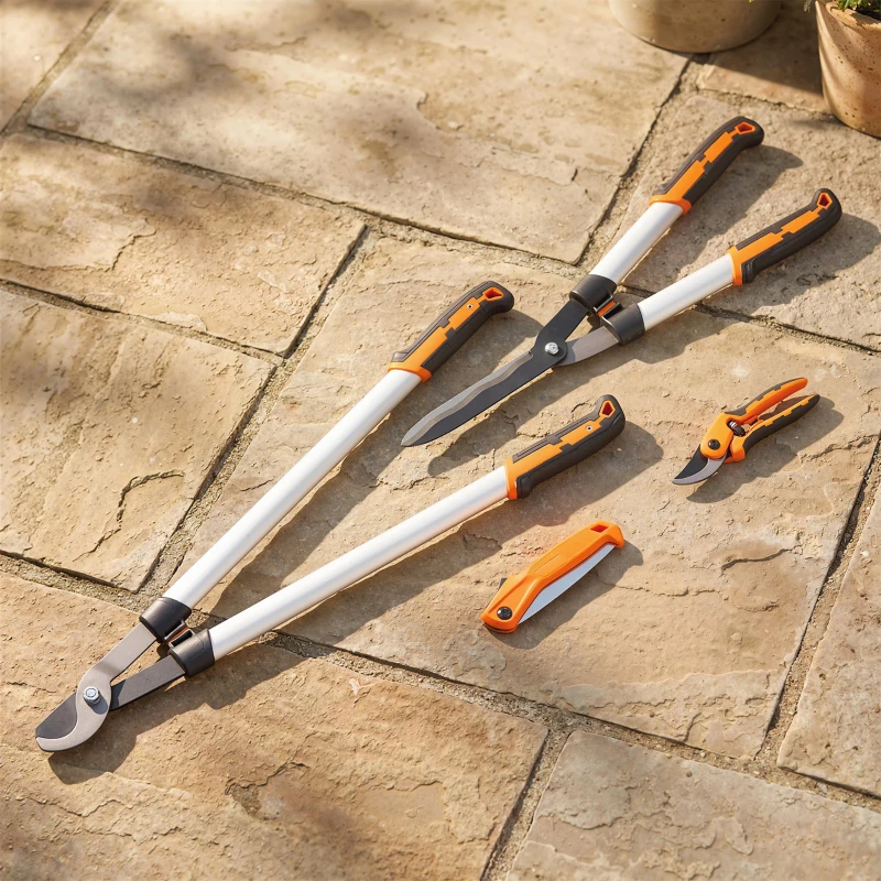 Outsunny Conjunto de Jardinagem 4 Peças com Tesouras Cortarramos Tesouras de Poda e Serra Dobrável Prata e Laranja