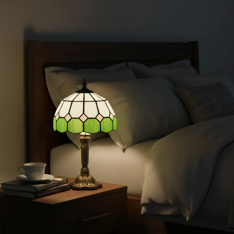 HOMCOM Handmade Art Deco Glass Table Lamp - White/Green