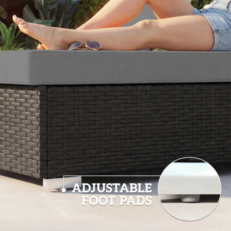 Outsunny Conjunto 2 Espreguiçadeiras de Jardim em Rattan com Mesa Lateral e Encosto Regulável, 184x60x22 cm, Cinza Escuro