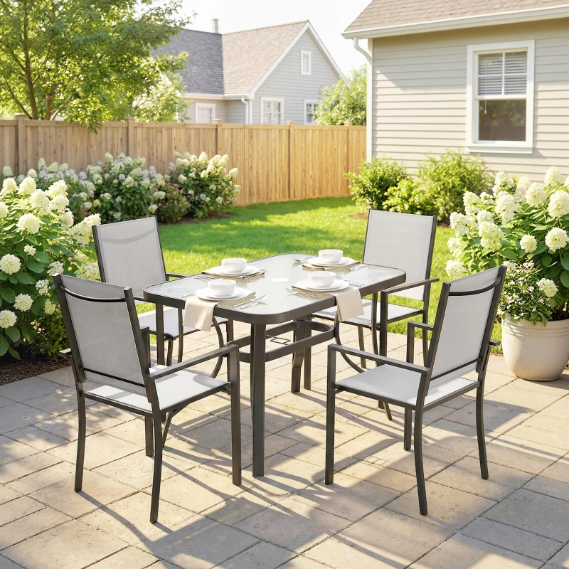 Outsunny Set da Giardino 5pz con 4 Sedie Impilabili e Tavolo in Vetro Temperato con Foro per Ombrellone, Grigio Chiaro