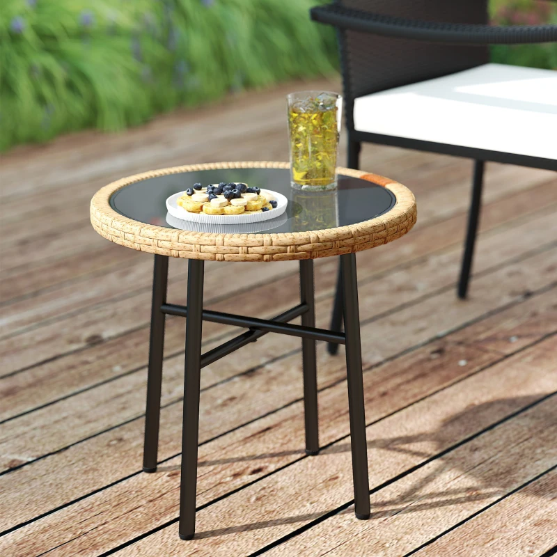 Outsunny Runder Garten-Couchtisch, Außen-Beistelltisch aus Geflecht mit gehärteter Glasplatte, 46x46x43cm, natur
