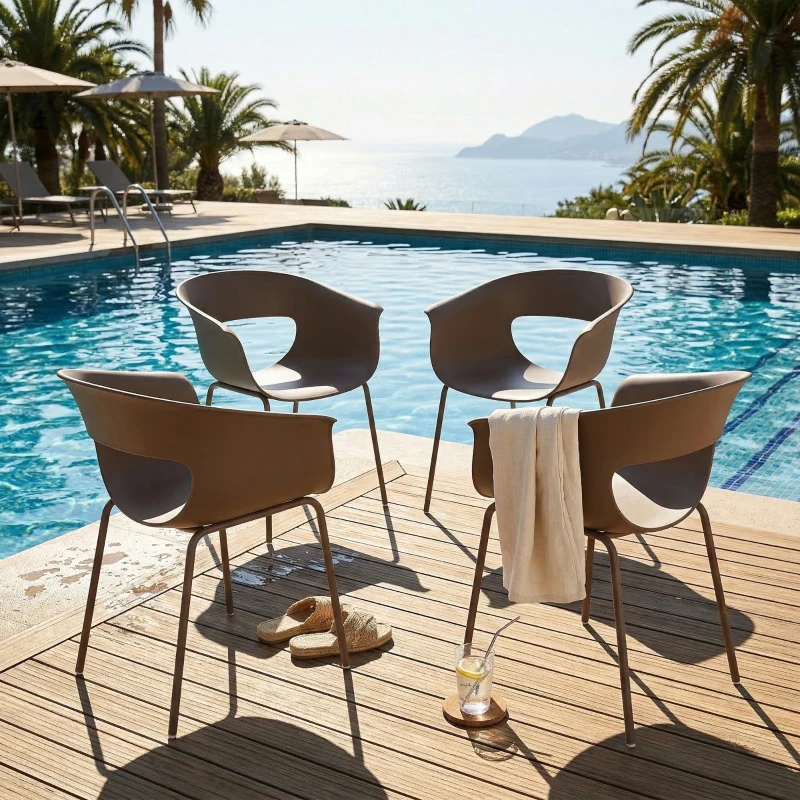 Outsunny Conjunto de 4 Cadeiras de Jardim Ergonômicas para Varanda com Design Recortado, Apoio de Braço, Resistentes às Intempéries, Anticorrosivas, Cor Café