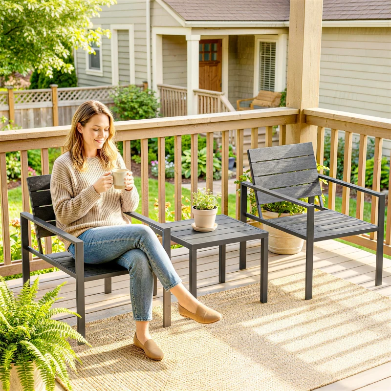 Outsunny Ensemble jardin 3 pièces avec 2 chaises d'extérieur et table basse, en HDPE et métal, Gris foncé