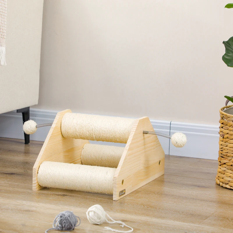 PawHut Griffoir grattoir pour chat 3 rouleaux sisal et 2 pompons sur ressort 40 x 27,5 x 21 cm bois et sisal