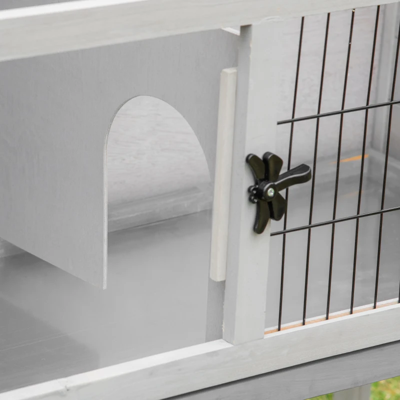 PawHut Clapier sur pieds cage à lapin avec niche intérieure plateau excrément coulissant porte verrouillable toit ouvrant bois de sapin gris blanc