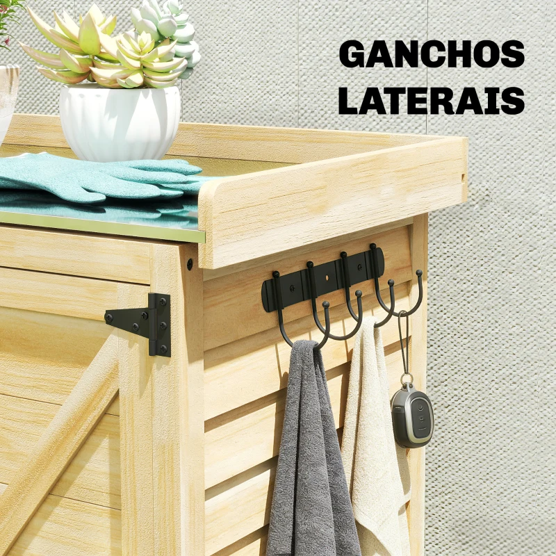 Outsunny Armário de Jardim em Madeira com Teto de Metal, Prateleiras e Ganchos para Armazenamento de Ferramentas, 71,5x39x95 cm