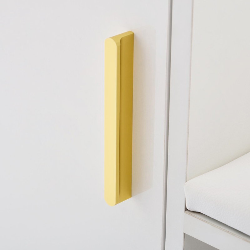 Mobile scarpiera lucido con panca imbottita, ripiani regolabili e dettagli dorati, 120x35x71.5 cm, Bianco