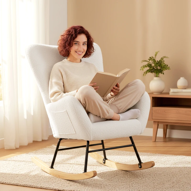 HOMCOM Poltrona Baloiço em Borrego Poltrona para Amamentação com Encosto Acolchoado Almofada e Base de Madeira de Borracha 67x82x100 cm Creme