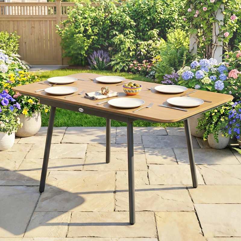 Outsunny Mesa de jardín 140 x 80 cm para 6 personas, resistente al óxido, mesa de comedor exterior con tablero WPC, patas ajustables, teca