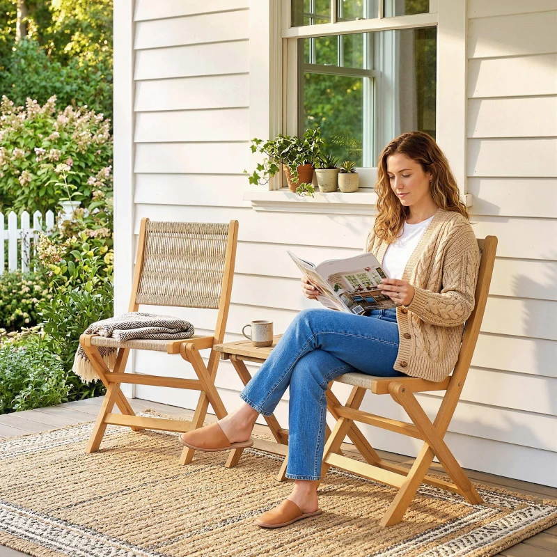 Outsunny 2er-Set faltbare Gartenstühle Balkonstühle aus FSC-Akazienholz mit geflochtener Sitzfläche Natur und Beige