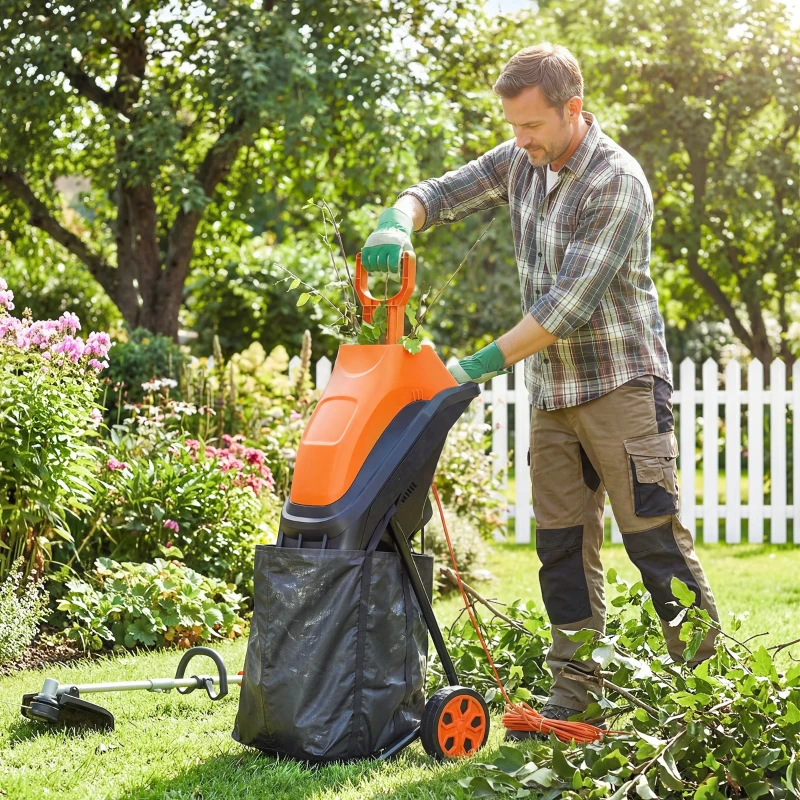 Outsunny 2500W Electric Wood Chipper, Corded Wood Mulcher Shredder with 45L Collection Bag, 4300RPM, 44mm Cutting Diameter