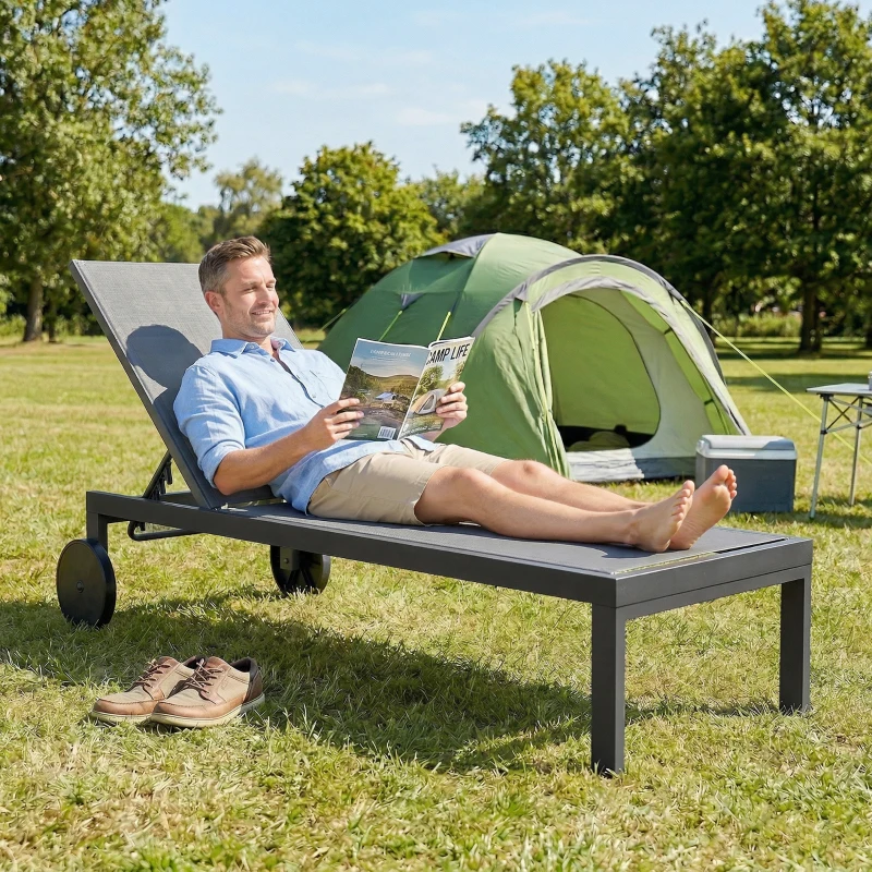 Outsunny Ligstoel Ademend Tuinligbed met 6-verstelbare Rugleuning, Wielen, Aluminium Frame