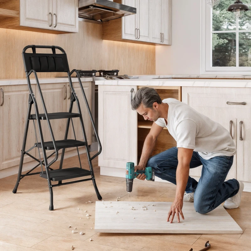 HOMCOM Escada Dobrável com 3 Degraus com Apoio para os Braços e Suporte para Ferramentas 49x66x136 cm Preto