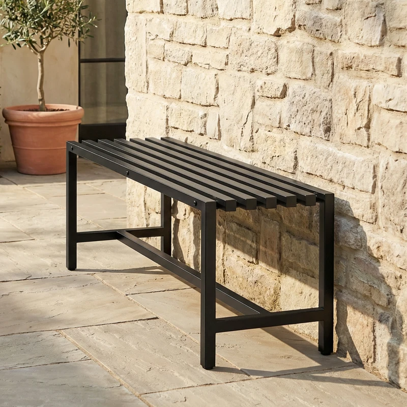 Outsunny Banco de Jardín 2 Plazas en Acero Galvanizado, Asiento de Lamas, Sin Respaldo, Capacidad 240 kg, 117x36x44cm, Negro