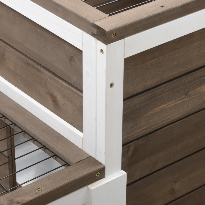 PawHut Cusca pentru iepuri din lemn cu roti, tavi detasabile si casa pentru iepuri cu rampa, 110x50x86cm, maro si alb