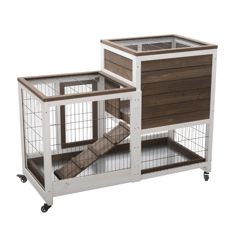 PawHut Cusca pentru iepuri din lemn cu roti, tavi detasabile si casa pentru iepuri cu rampa, 110x50x86cm, maro si alb