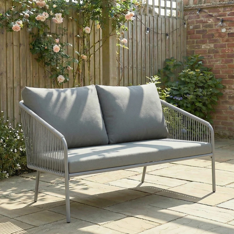Outsunny Divano 2 Posti Stile Boho con Cuscini Sfoderabili e Braccioli, in Acciaio e Rattan PE, 112x72x76 cm, Grigio
