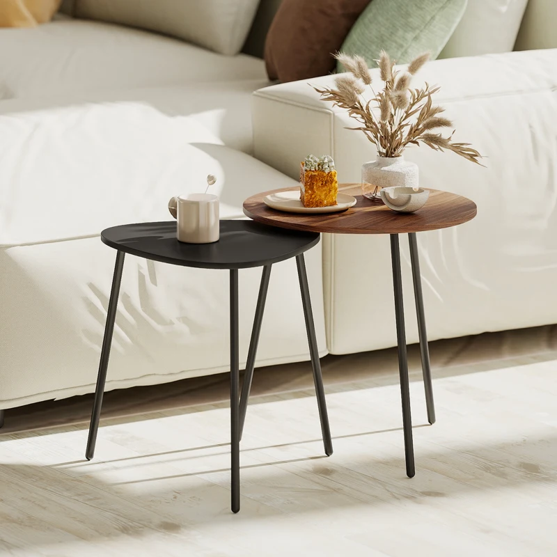 HOMCOM Lot de 2 tables basses gigognes, tables d'appoint contemporain cadre en métal, ronde et triangulaire, noyer et noir