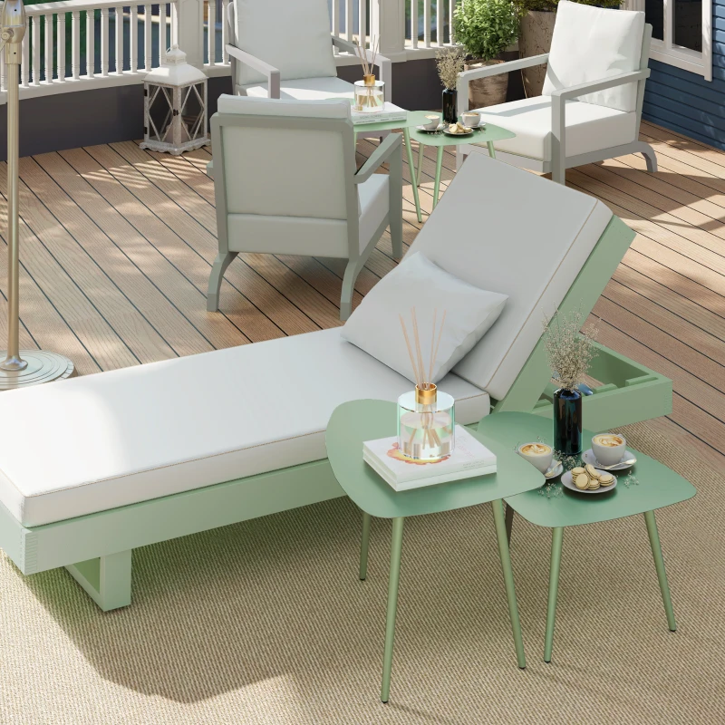 Outsunny Lot de 2 tables basses de jardin, tables d'appoint gigognes triangulaires, cadre en acier patins ajustables vert clair