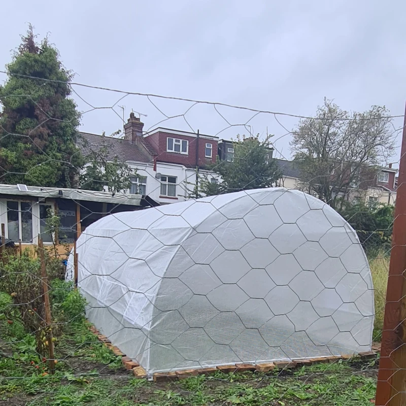 Outsunny Poly Tunnel for Garden, Walk-in Polytunnel with Door and Roll Up Windows, 6 x 3 x 2 m, White