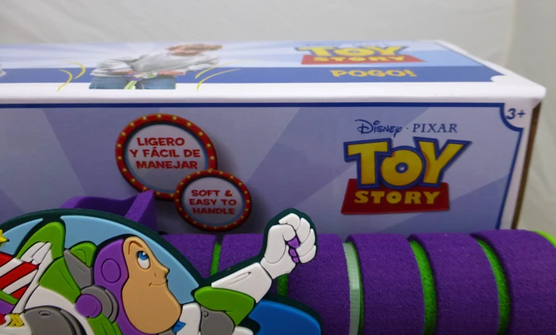 Saltador Pogo 3D Toy Story con Mango Acolchado Antideslizante, 22,5x9,5x42 Cm, Lila y Verde