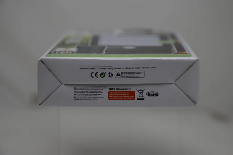 Foco Solar Exterior Aktive con Sensor de Movimiento 36 LED 300 Lúmenes, 11x3x19 Cm, Negro