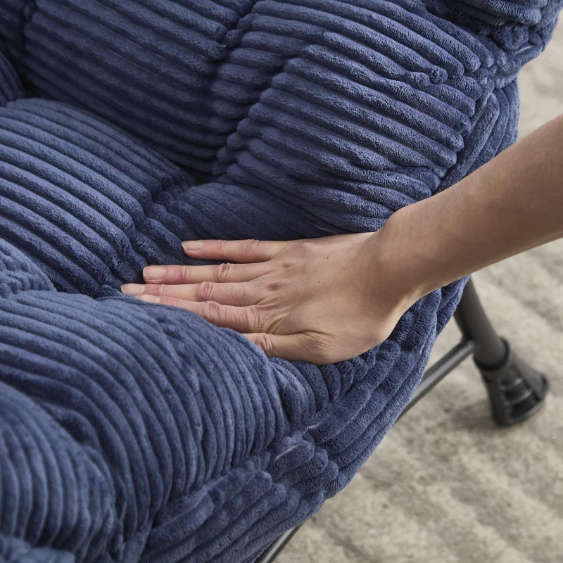 Fauteuil lounge avec pouf, accoudoirs et une poche latérale, revêtement en flanelle, 69,9x64,0x95,0 cm, Bleu marine