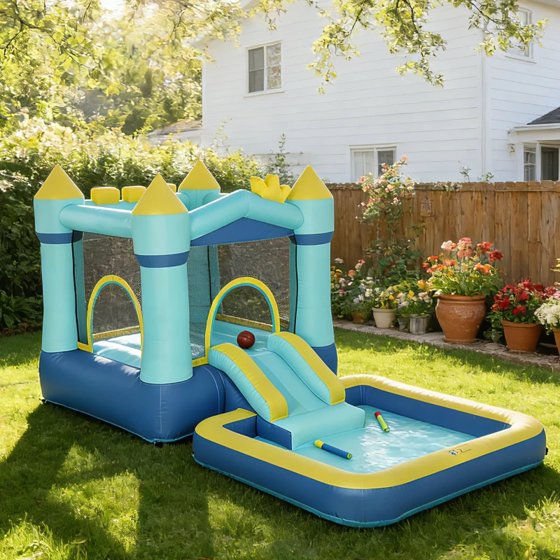 AIYAPLAY Springkasteel Opblaasbaar Speelcentrum met Luchtblazer Glijbaan Trampoline Zwembad/Ballenbak Waterpistool 364x173x182 cm Blauw