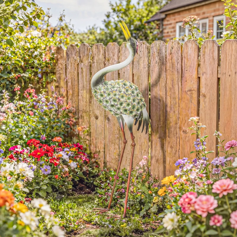 Outsunny Statues de Jardin, Sculpture de Héron en Métal, Statues d'oiseaux 71 cm, pour Cour, Étang, Terrasse, Vert