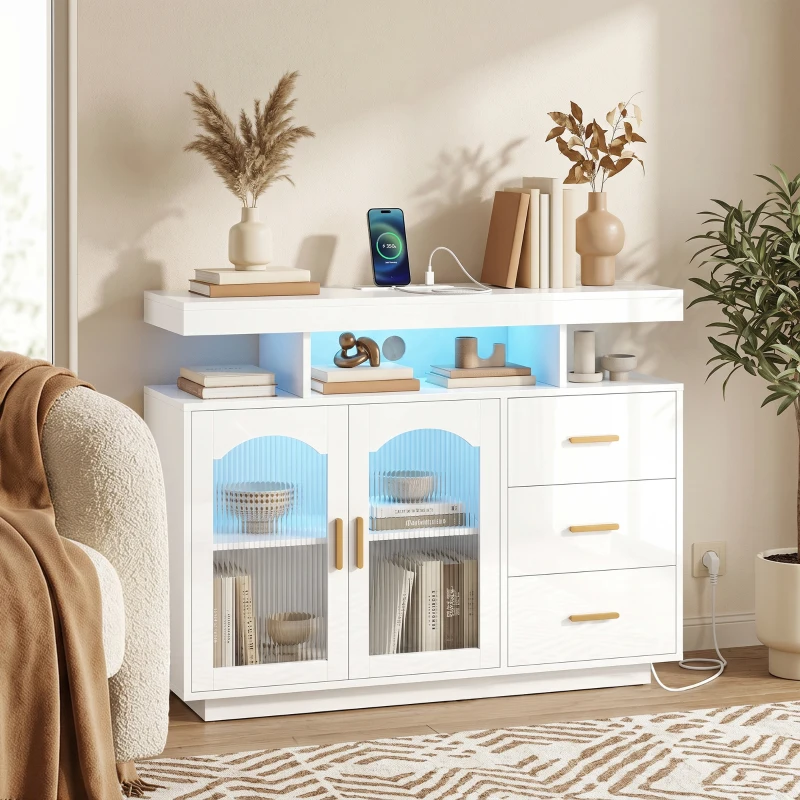 HOMCOM Aparador com LED RGB de 7 Cores, Tomadas, Portas USB, 3 Gavetas, Prateleiras Abertas, 2 Portas, Branco Brilhante, 100x35x80 cm