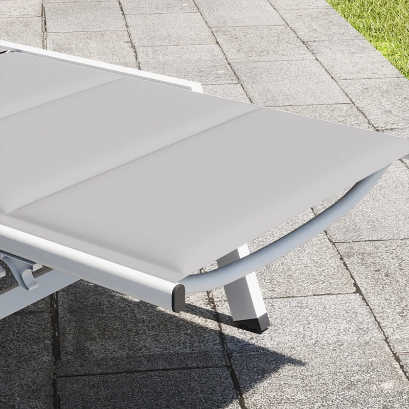Outsunny Bain de Soleil en Aluminium Léger, Dossier Réglable 6 Positions, Rembourrage Intégré, 64x181x90cm, Gris Clair