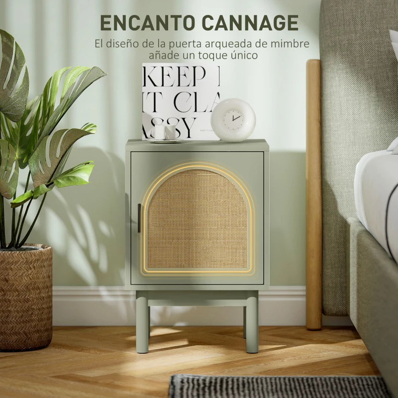 HOMCOM Mesilla de Noche con Puerta de Ratán Estante Ajustable y Patas de Madera Estilo Bohemio 40x35x58 cm Verde Claro