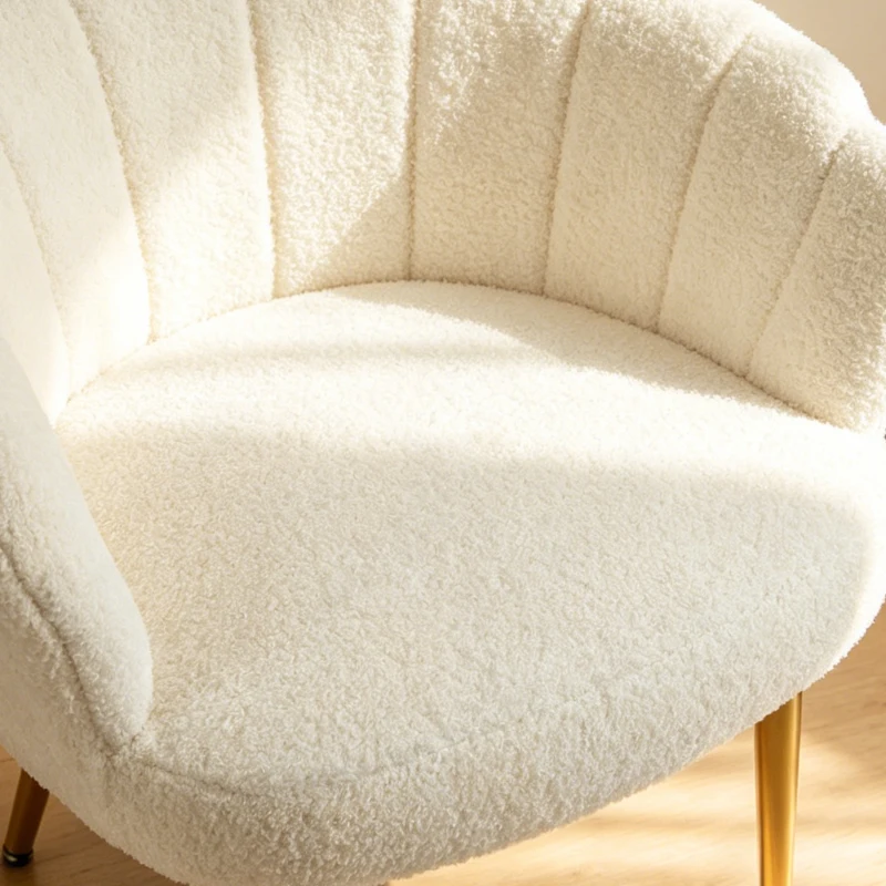 HOMCOM Lounge Chair Petal-Back Armchair Metal Metal Legs for Living Room Bedroom Cream